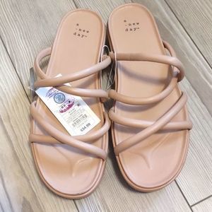 A New Day Beige DORY Size 6.5